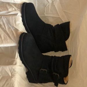 BearPaw Avery Navy Boot New in Box! Size 9M